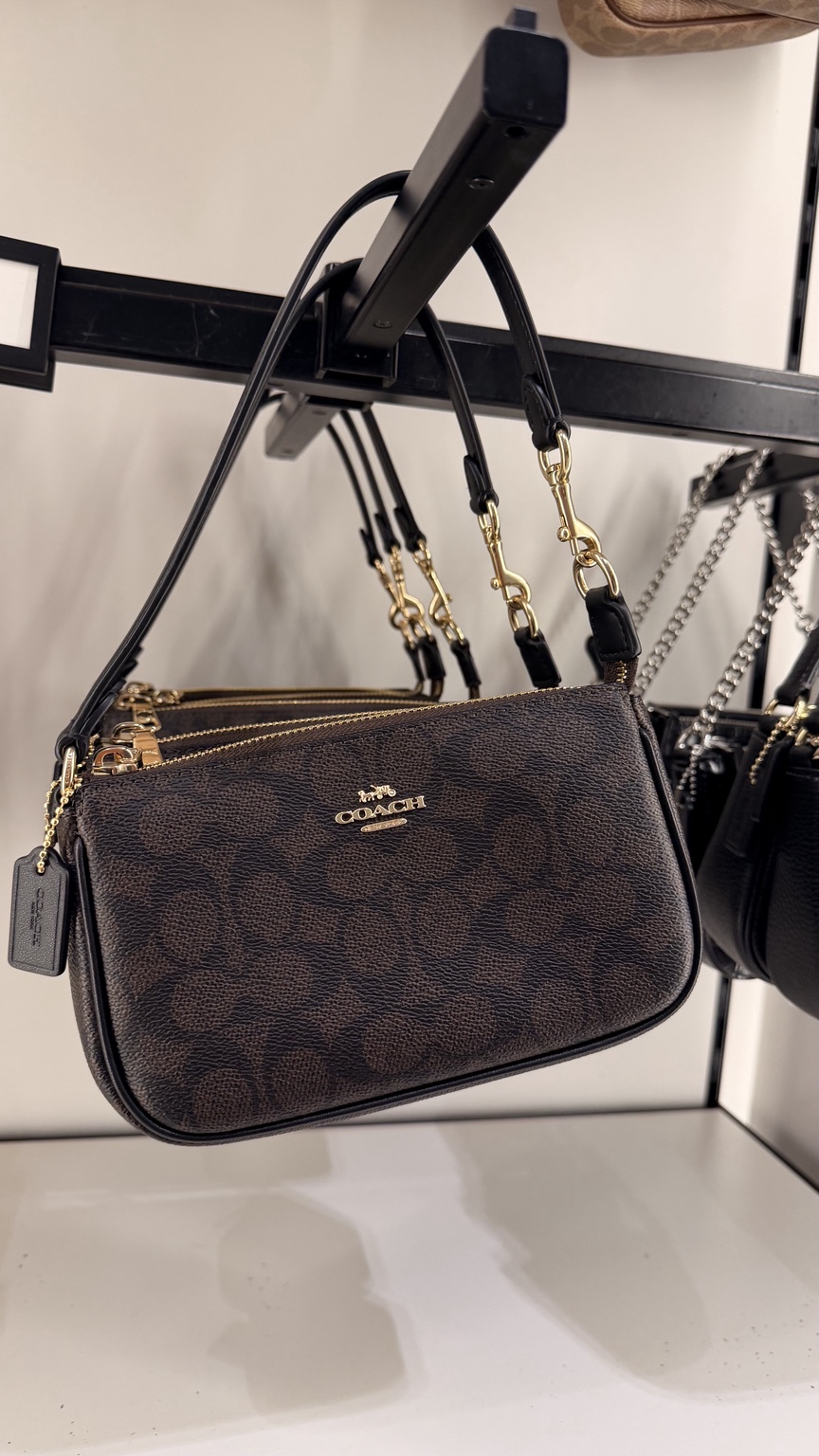 Nolita 19 In Signature Canvas · Dark Brown