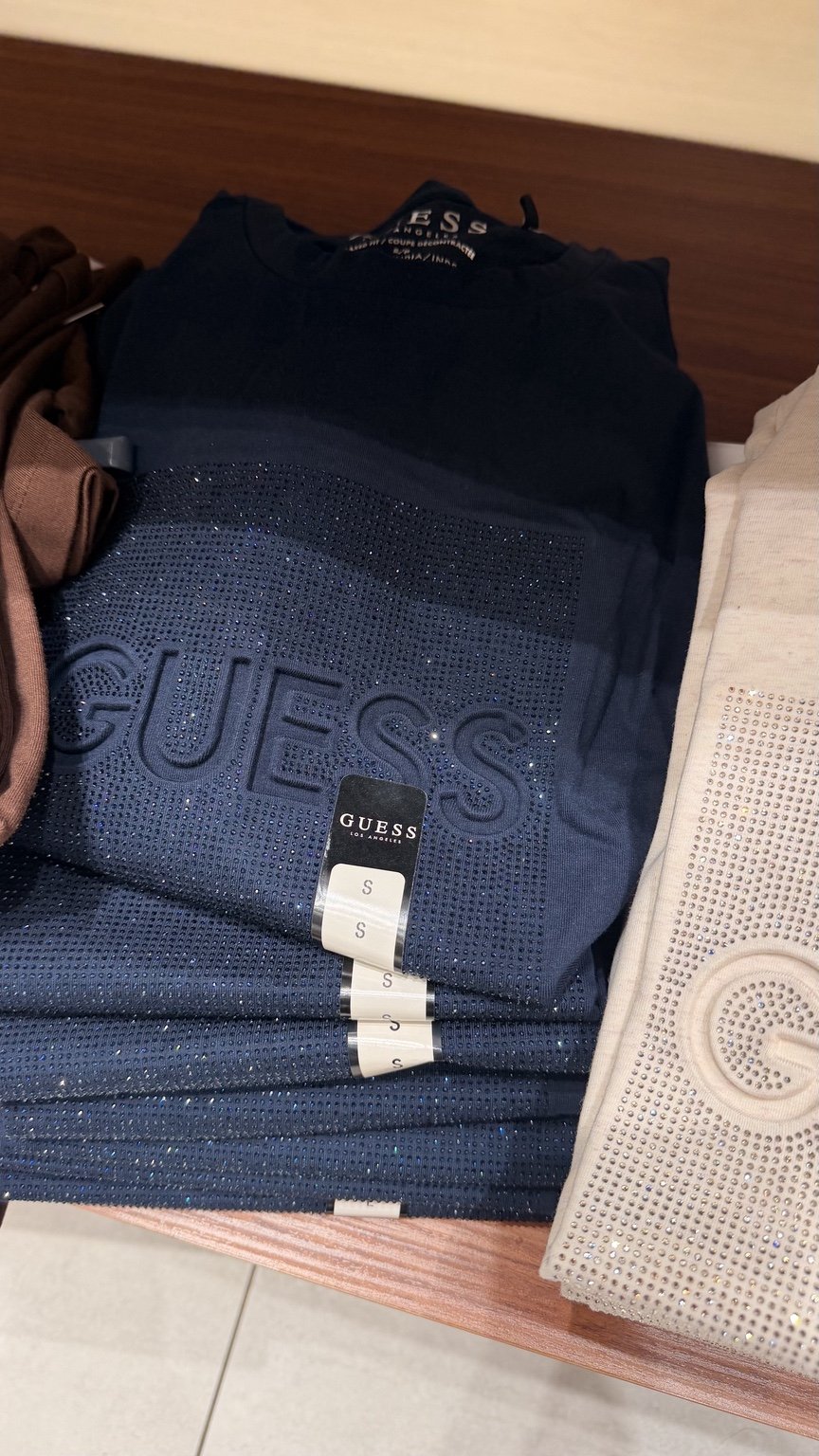 Navy tonal GUESS tee