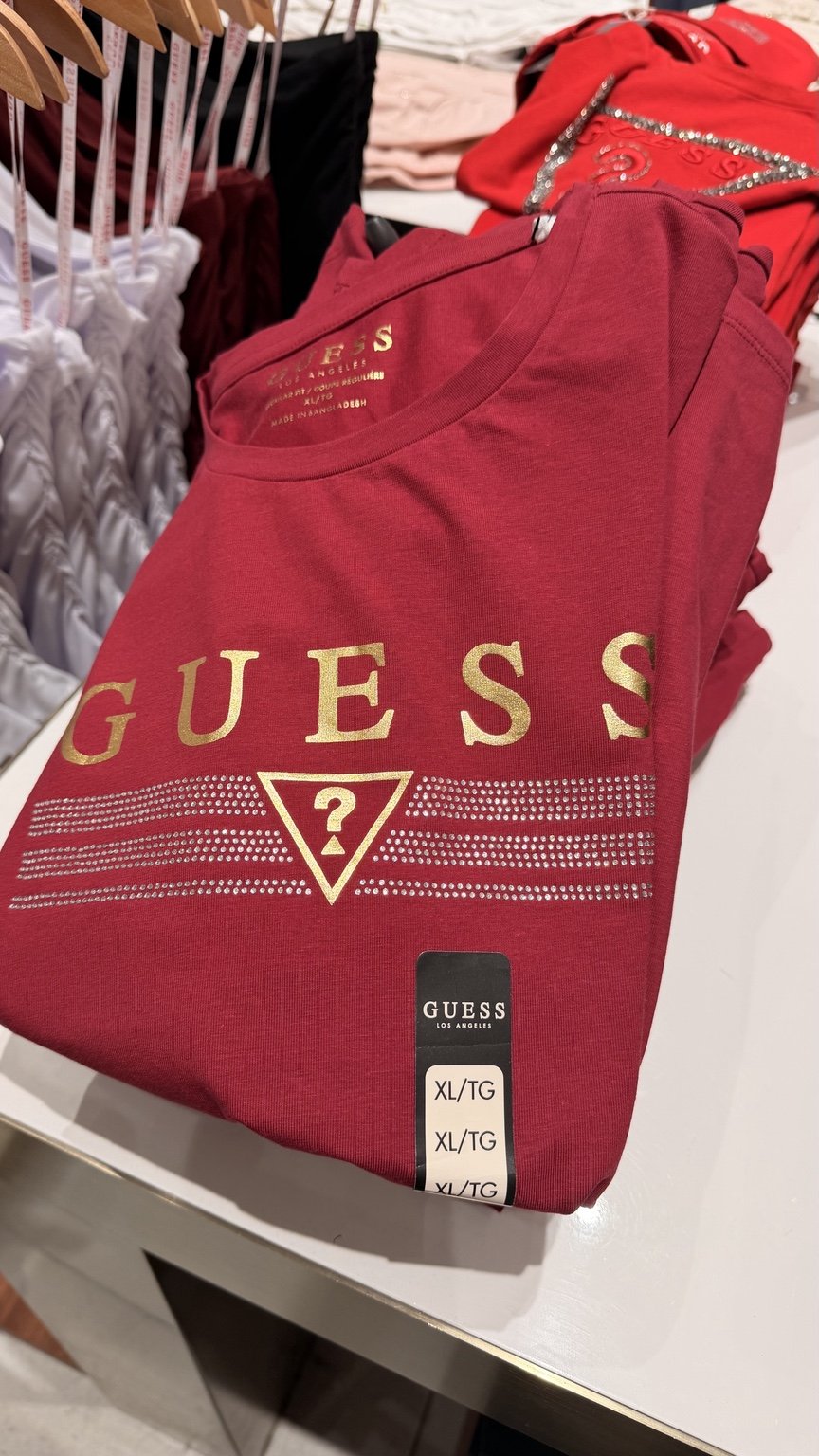 Red gold triangle GUESS tee