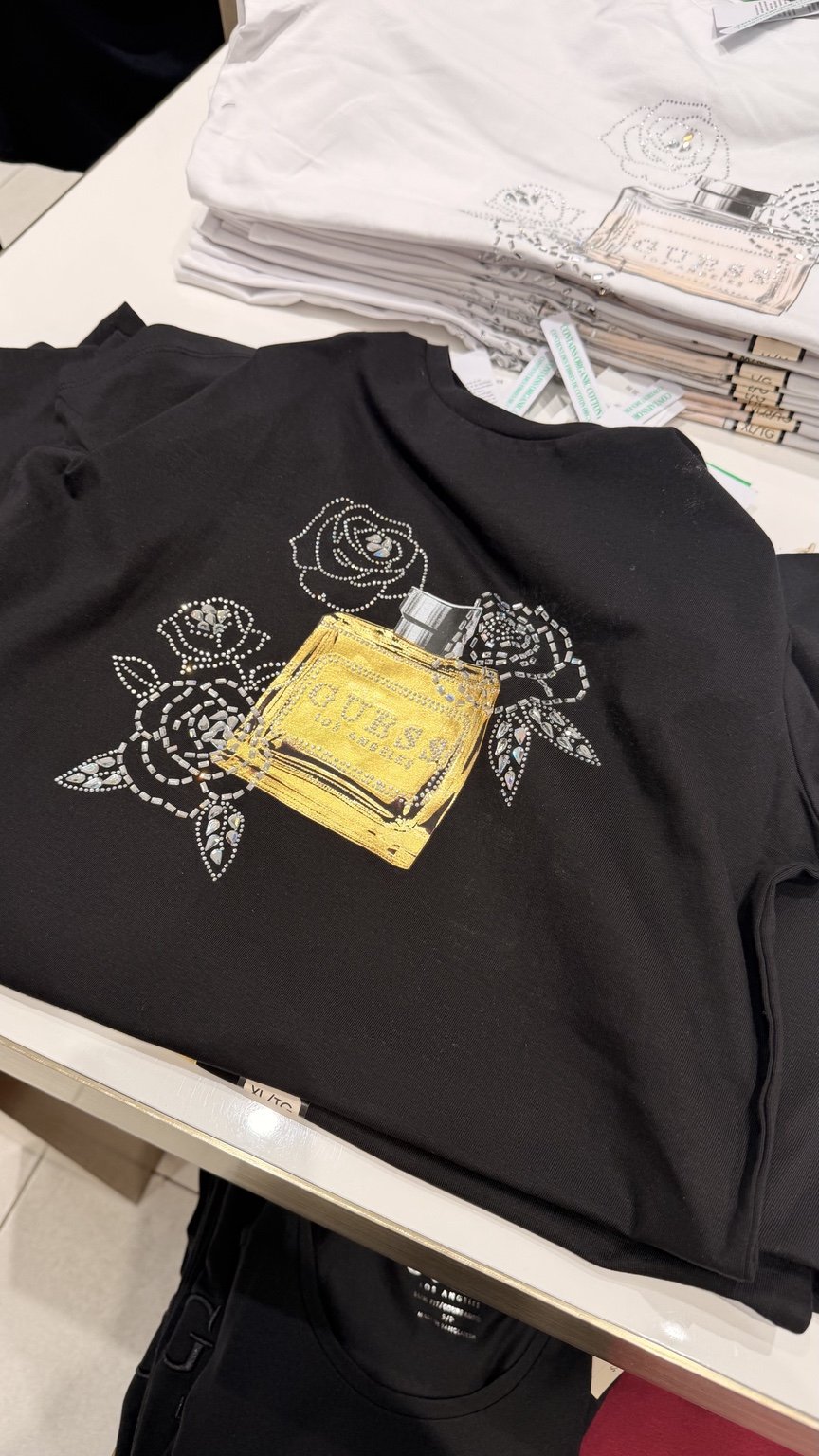 Black rose graphic GUESS tee
