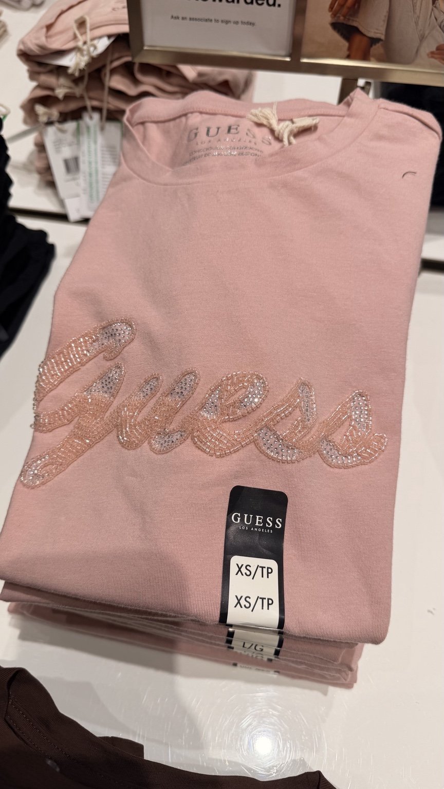 Blush silver script GUESS tee
