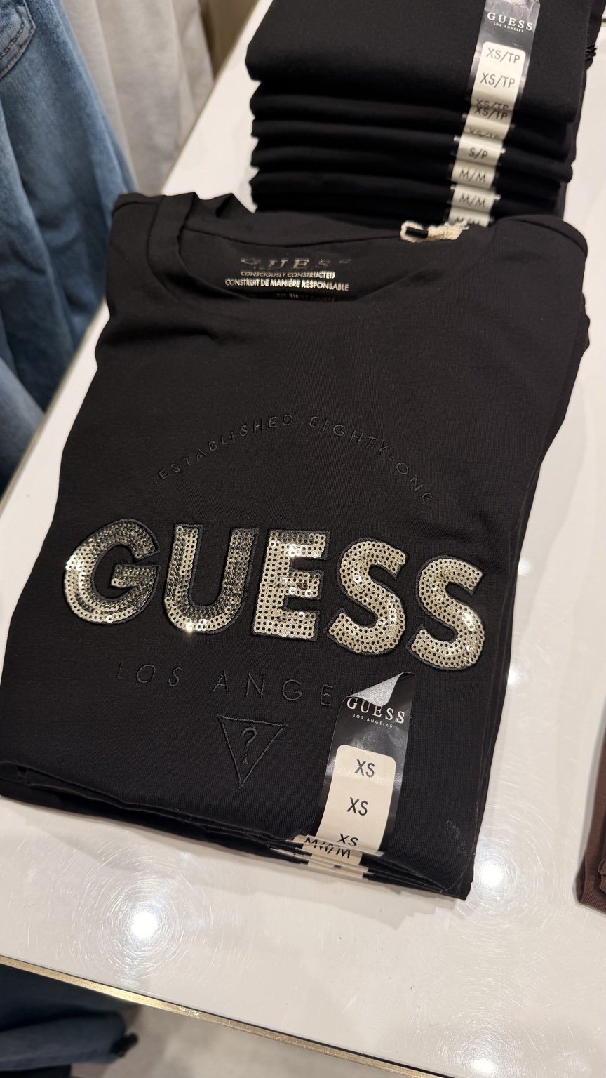 Black crystal GUESS tee