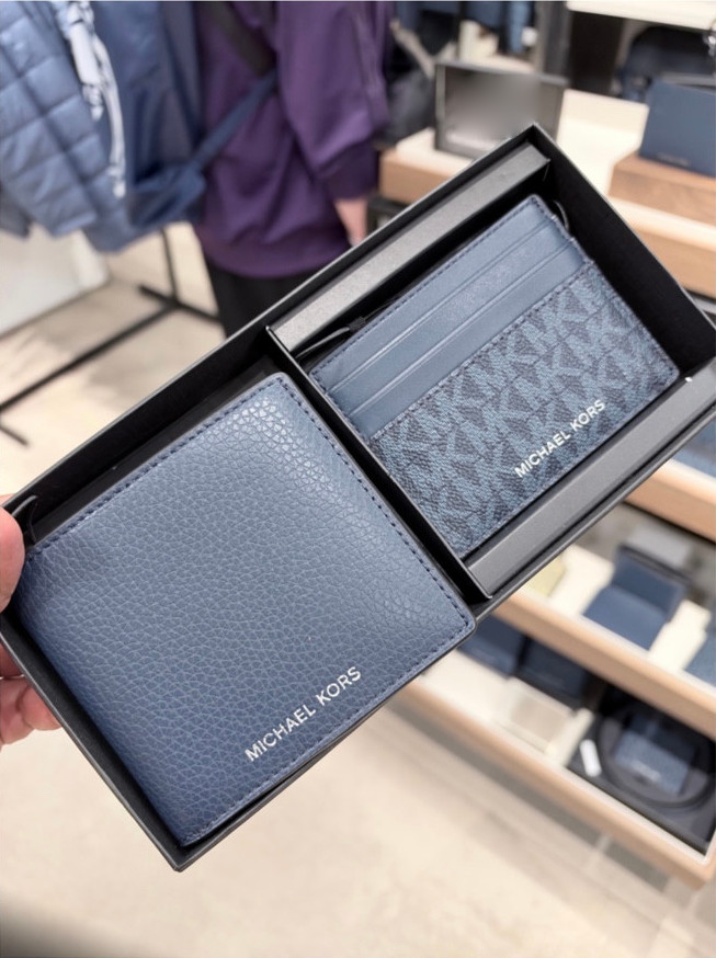 Blue Pebbled Leather Billfold Wallet and Signature Logo Card Case Gift Set