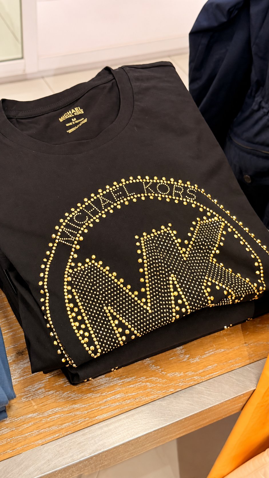 Michael Kors Studded Logo Charm Organic Cotton Jersey T-Shirt